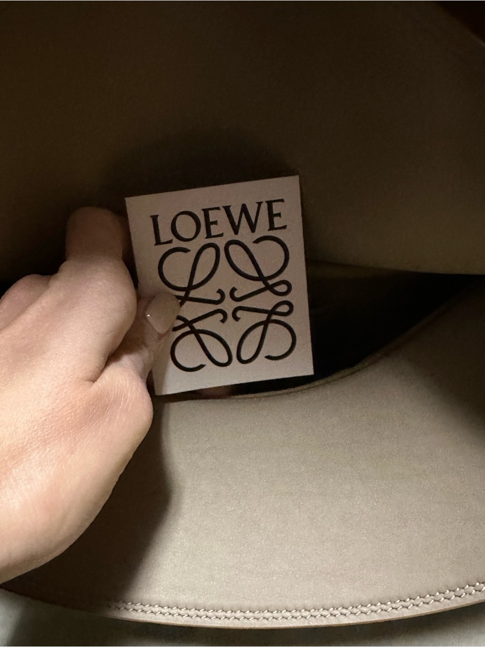 Loewe Medium Ola bag in smooth calfskin - Picture 10 of 13